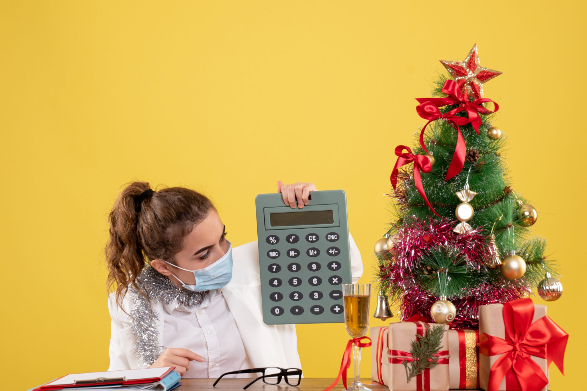 Holiday Budget Mastery: Smart Spending for Joyful Seasons